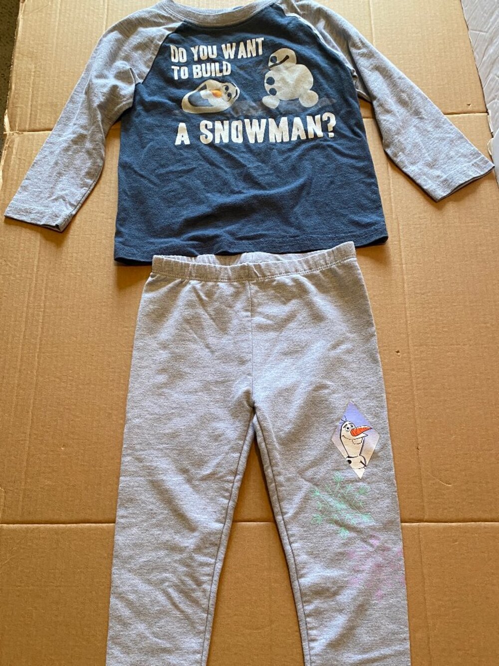 Disney Frozen T Shirt & Sweat Pants Girls Size 3 & 3T Olaf Build a Snowman